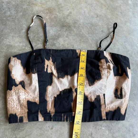 Black and tan abstract square neck crop top with adjustable straps - Picture 5 of 7